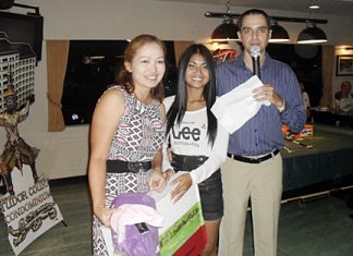 Ladies flight winner Jum Karagit, left.